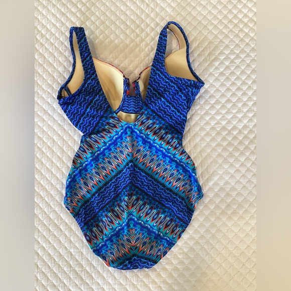 Miraclesuite Casablanca Criss Cross Escape One Piece Swimsuit 10 - Picture 13 of 16